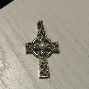 Sterling Silver Celtic Cross Pendent w/ Marcasite, Pearl and Emerald.